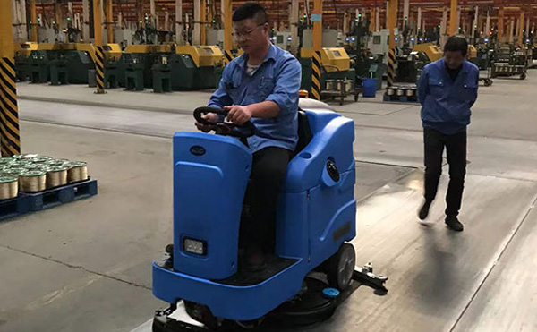 優(yōu)尼斯駕駛式洗地機入駐某鋼簾線工廠公司