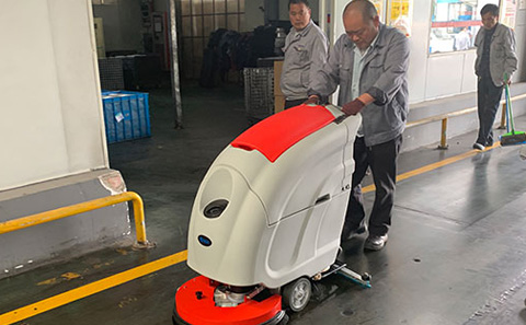 手推式洗地機(jī)
