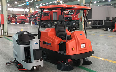 江陰工廠車間需要電動(dòng)掃地機(jī)