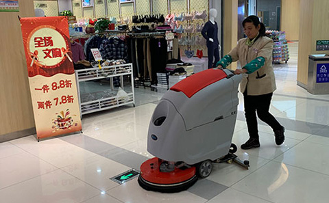 無(wú)錫商場(chǎng)手推式洗地機(jī)