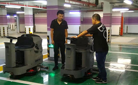 地下車庫清洗，就選優(yōu)尼斯駕駛式洗地機