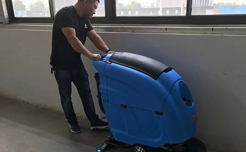 徐州洗地機(jī)電瓶充電器損壞的原因有哪些？