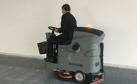 怎么解決洗地機(jī)電瓶使用時(shí)間短的問(wèn)題