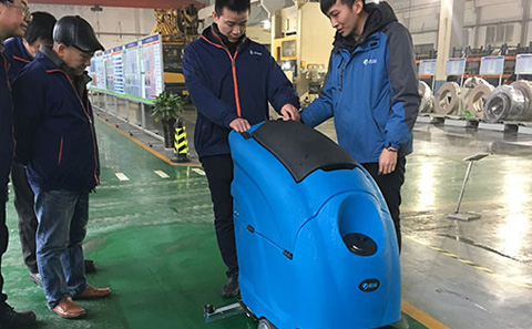 怎樣選擇工廠用洗地機與掃地機，功能區(qū)別是什么？