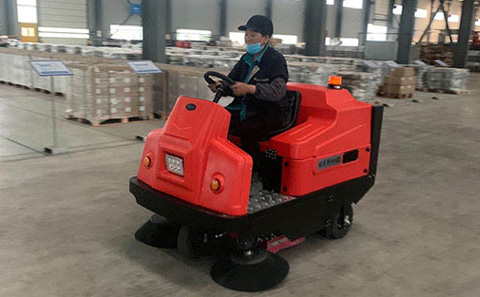 挑選電動掃地車時應該注重什么細節(jié)