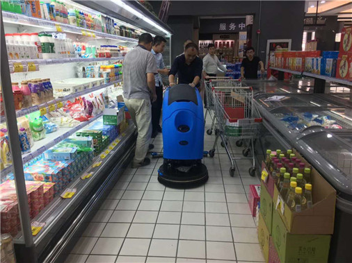 超市洗地機