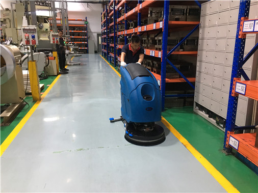 工廠車(chē)間手推式洗地機(jī)