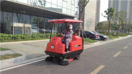 石家莊駕駛式掃地機，掃地車