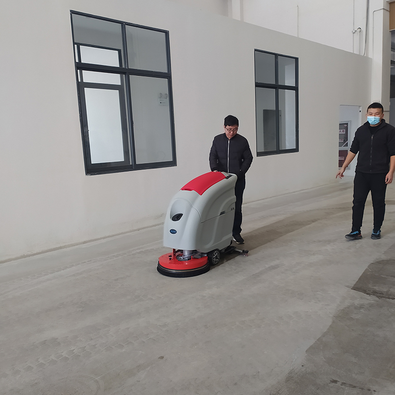 無錫優(yōu)尼斯手推式洗地機